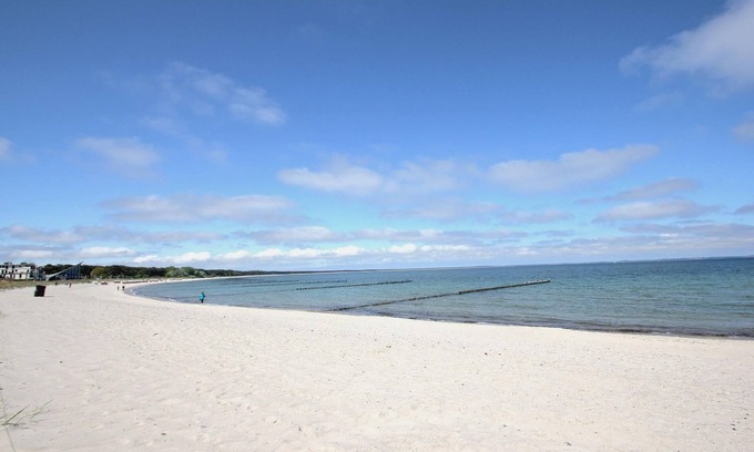 Glowe House | Close to the beach, thatched roof, with garden, sauna, dog-friendly - Ferienhaus Stranddistel