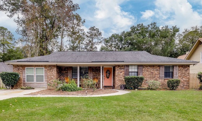 Montgomery House | Close to the Coast