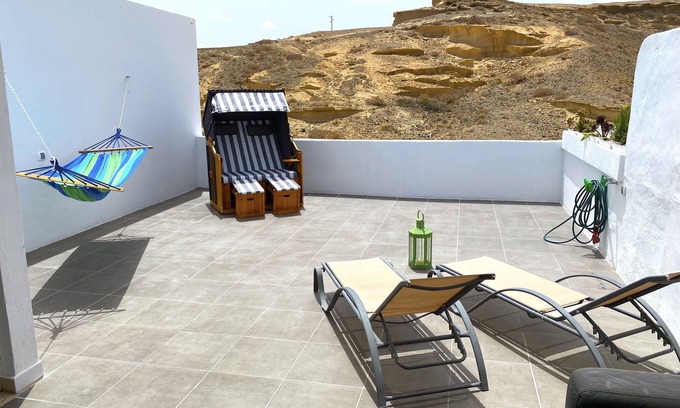Los Gavilanes House | Close to the sea & nature. 60 sqm apartment + 60 sqm roof terrace.