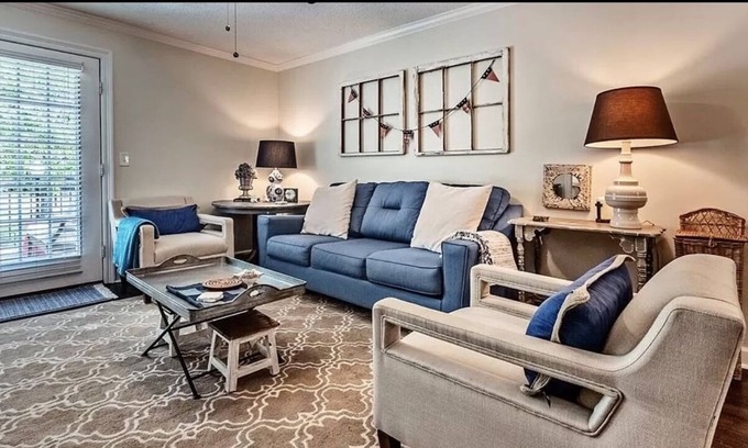 Oxford Condo | Close to the Stadiums and THE GROVE!!!