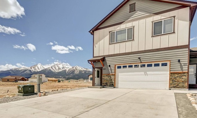 Buena Vista Apartment | Close to town and dog walking area!