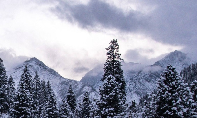 Leavenworth House | Close to town! Enchantment Mtn Views! Private hot tub!