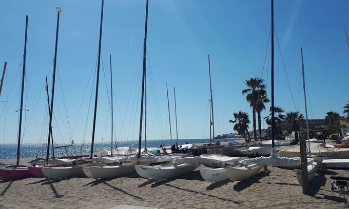 La Cala de Mijas House | Closed to the beach and center town cozy apartment UKTV