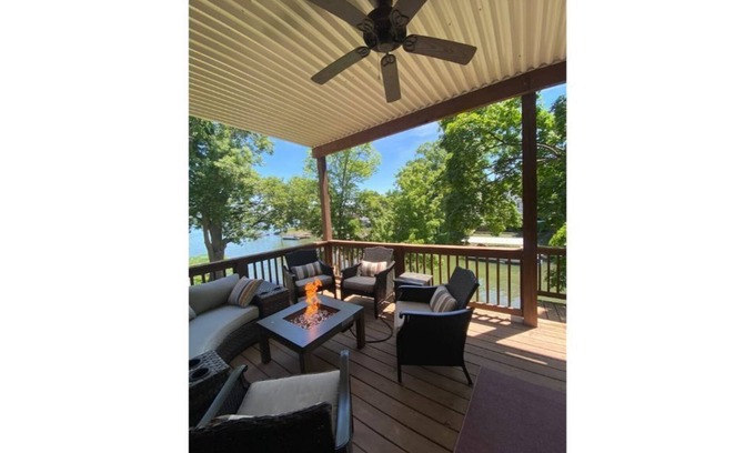 Lakewood House | Closest Lake House to Nashville