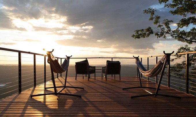Trenton House | Cloud 9 Rooftop Deck at On The Rocks Container Home