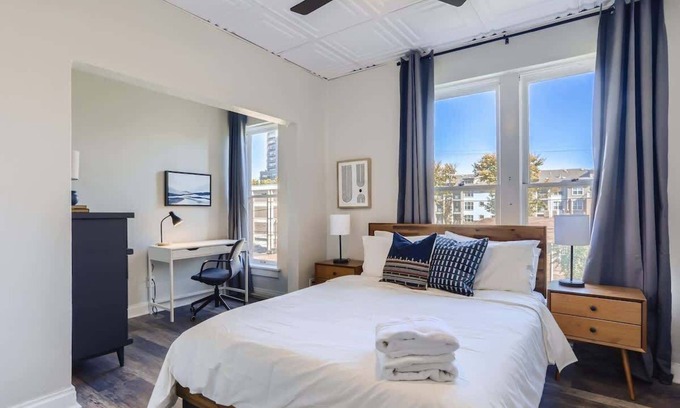 City Park Apartment | Cloud by Modern Midstay/1 Block to City Park #C6