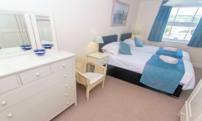 Wrafton Cottage | Cloudbreak | Hot Tub* | Log Burner, Dogs Welcome