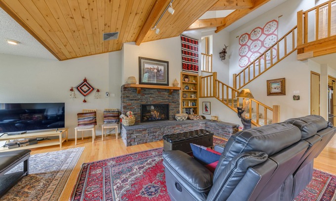 Cloudcroft House | Cloudcroft Mtn Home w/Patio, Walk to Golf Course!