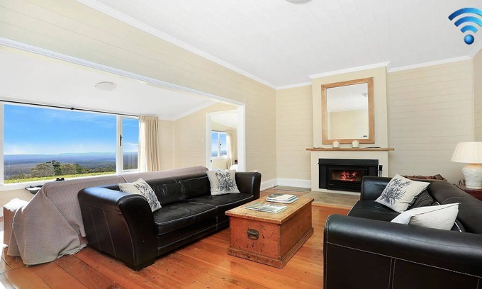 Mittagong House | Cloudhill - SPECIAL OFFER-pay for 2 nights, 3rd 1/2 price!