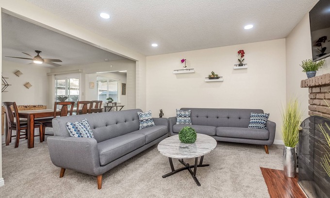 Clovis House | Clovis House with Foosball, 2-Car Garage!