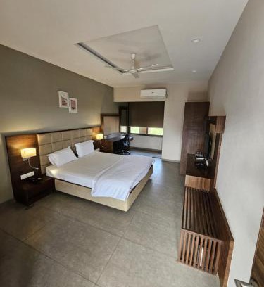 Dholka Resort | Club Azzurro Resort - Nalsarovar