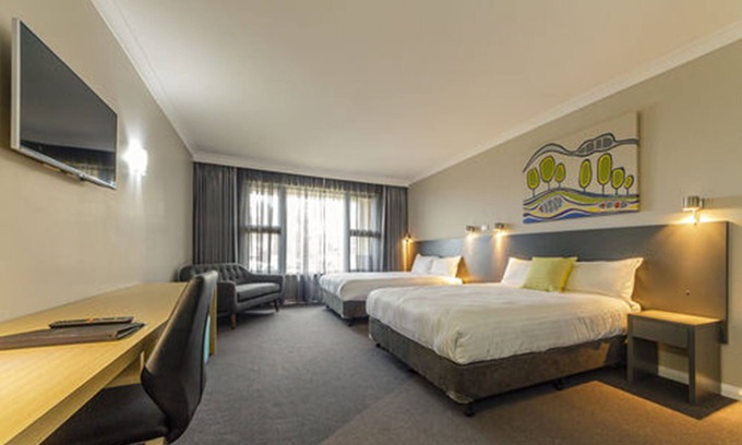 Cowra Hotel | Club Cowra Motel