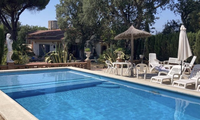 La Canyera Villa | Club Villamar - Experience the ultimate relaxation at this fully detached holiday villa, featurin.