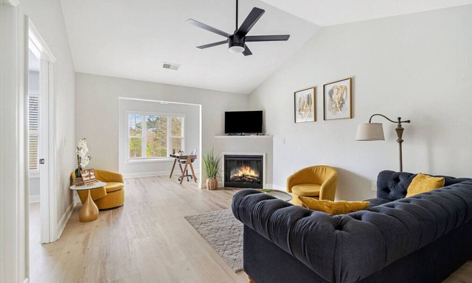 Umstead House | Clubhaven- Luxury 2 Bedroom w/office Near RDU & RTP