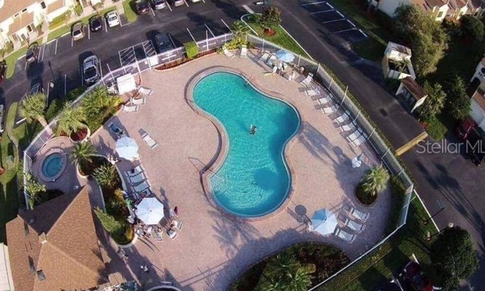 Ventura Condo | 🐬Clubview Country Club Condo w/ 18-hole Golf Course, picnic area, tennis courts & more!🐬