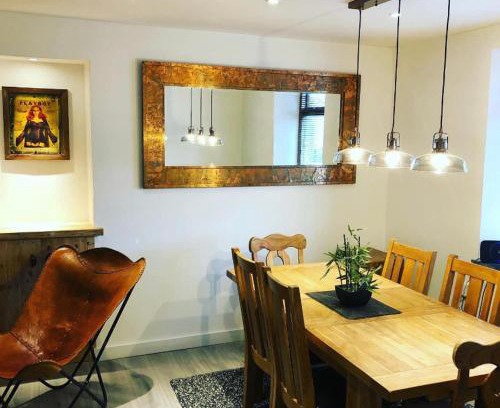 Llanelli House | Clydach Cottages