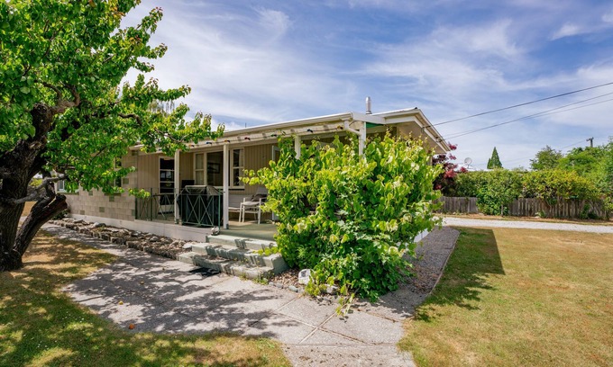 Clyde House | Clyde Classic - Otago Holiday Home