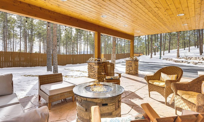 Colorado Springs Apartment | CO Springs Apartment in the Pines w/Treehouse!