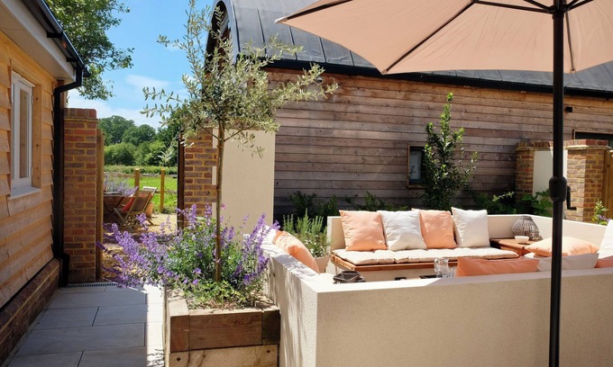 Scaynes Hill Cottage | Coach House & Barn in countryside. Luxury accommodation and pet-friendly.