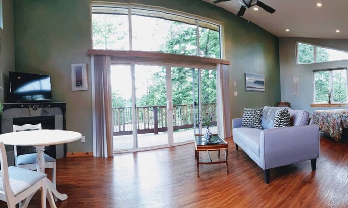 Gibsons House | Coach House in the Trees