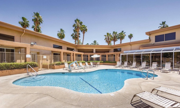 Palm Springs Condo | Coachella Chic: 1-bedroom condo with pool, gym, wifi, and golf in Palm Springs