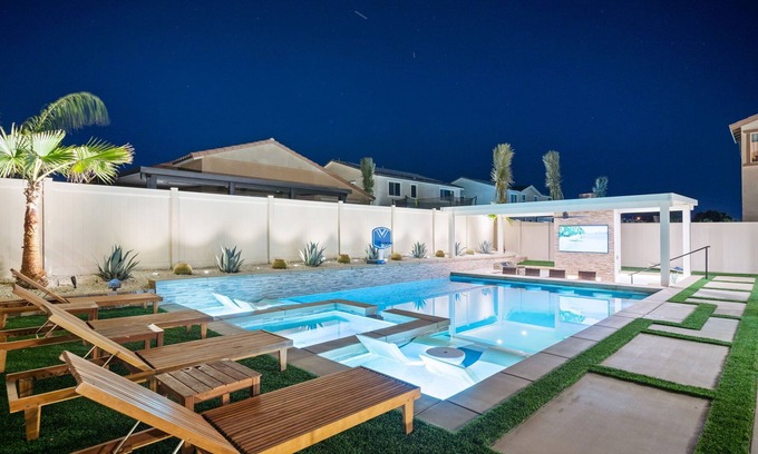 Coachella House | Coachella Luxe Oasis 6BR Resort Self Check-in