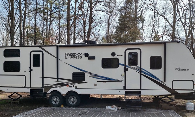Clayton House | Coachman Freedom Express at the Cabin in the woods