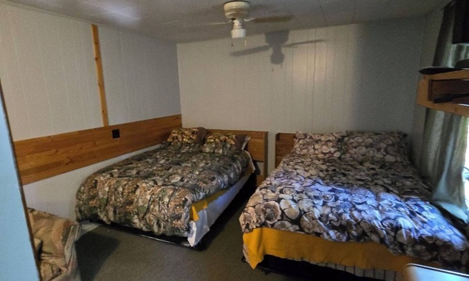 Yellowhead County Apartment | Coal Branch Hotel & Restaurant, Room 10