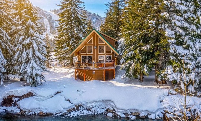 Snoqualmie Pass House | Coal Creek Cabin
