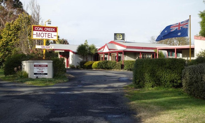 Korumburra Hotel | Coal Creek Motel