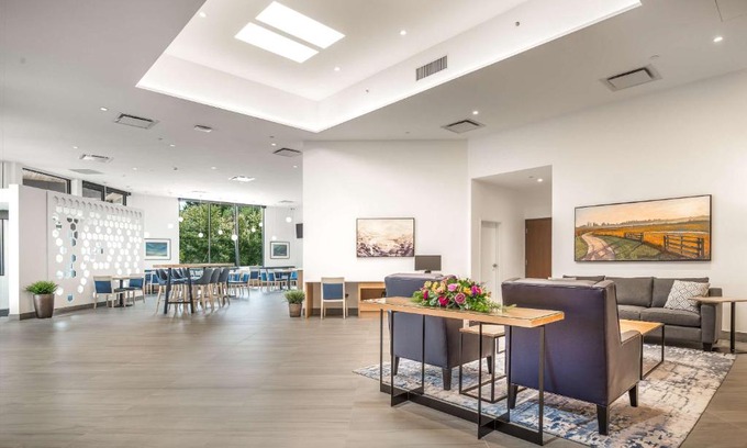 Delta Hotel | Coast Tsawwassen Inn