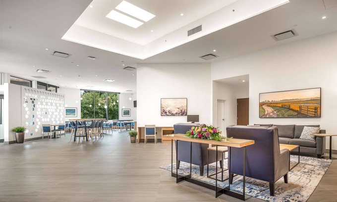 Delta Hotel | Coast Tsawwassen Inn
