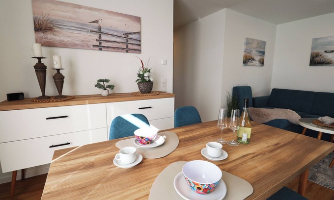 Tossens Apartment | Coast33 - Fresh time out. Modern. Terrace. Close to the beach.