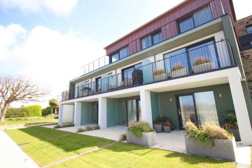 Constantine Bay Apartment | Coastal apartment sea views