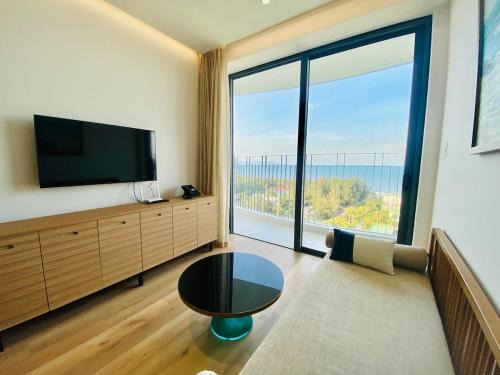 Dien Duong Apartment | Coastal Apt Panoramic Oceanview Free Swimmingpool