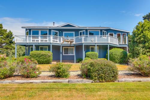Bandon House | Coastal Bandon Vacation Rental Walk to Beach!