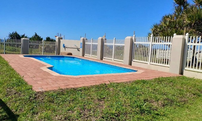 Manaba Beach Apartment | Coastal Bliss Awaits at Cassa Uvongo – Your Perfect Beachside Retreat!