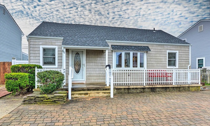 Brigantine Cottage | Coastal Brigantine Cottage: Walk to Beaches