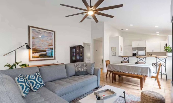 St. Augustine House | Coastal Charm l Mins to State Park, Beach & DNTN!