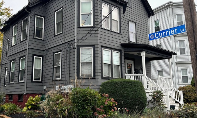 Swampscott House | Coastal Charm – Walk to Beach or Train!