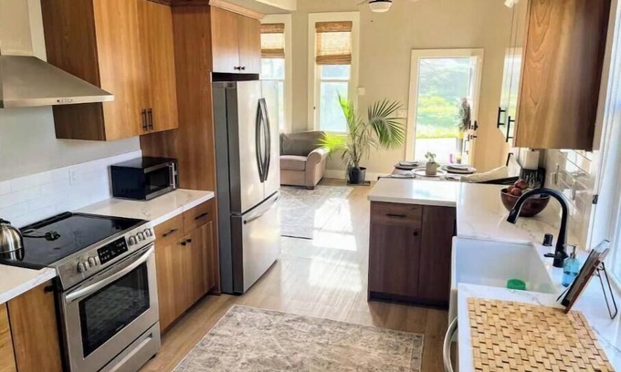 Eureka House | Coastal Charm with Hot Tub