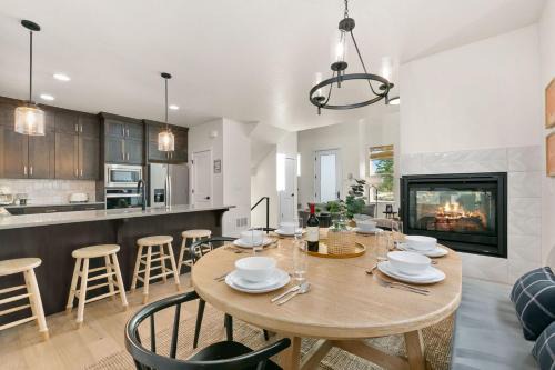 Old Town North House | Coastal Chic Home near New Belgium & Old Town FC