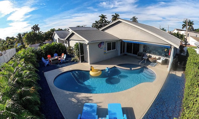 Dania Beach House | Coastal Chic Retreat:5 Min to Beach, Heated Pool, 4 BD , Near Casino & Parks!
