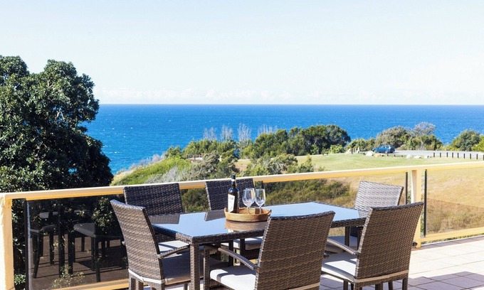 Nambucca Heads Apartment | Coastal Chill - Oceanview Rooftop Getaway