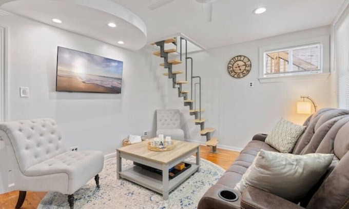 Pleasantville House | Coastal Cottage in West Atlantic Cityn