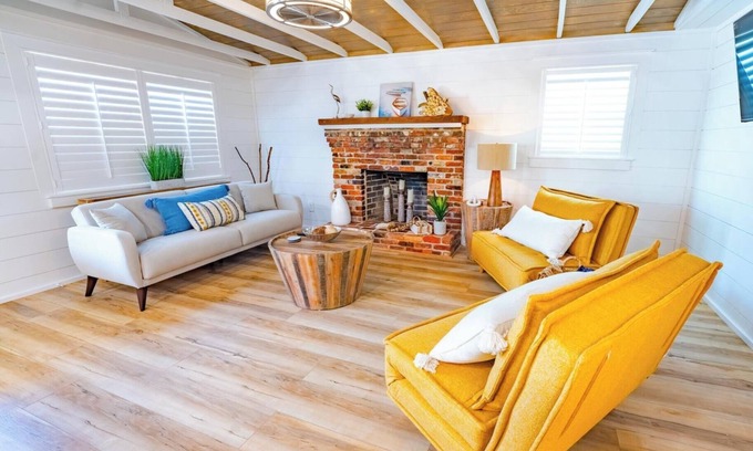 Bel Air House | Coastal Cottage 500 Steps from the Beach