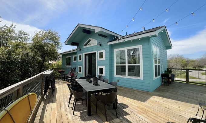 Seguin House | Coastal Cottage on the Guadalupe River!