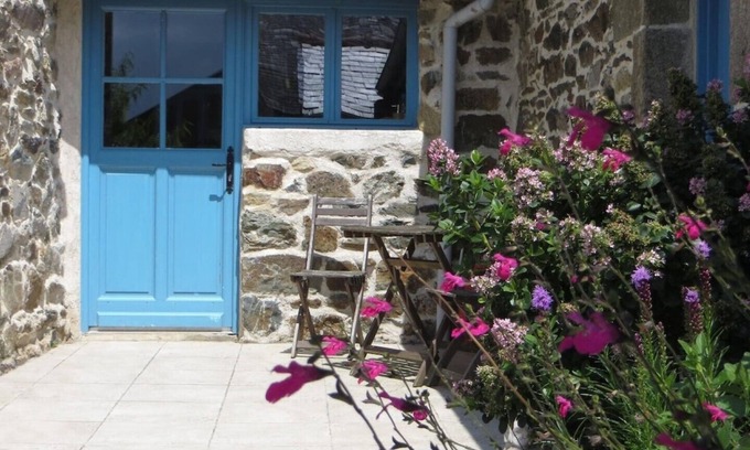 Plomodiern Cottage | Coastal cottage with heated pool and gardens, 10 mins to beach