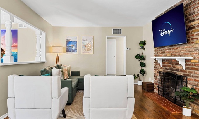 Fullerton House | Coastal Disney Ohana Villa – Family Retreat w/Theater, Game Rm & Playground