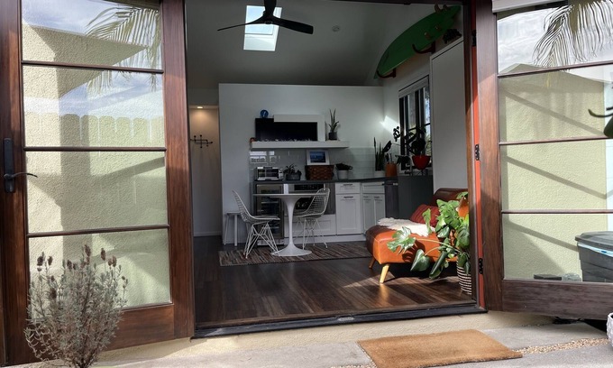 East Mesa Apartment | Coastal Escape by Shoreline Park